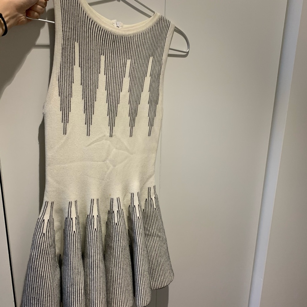 Designer brand mini dress - Picture 2 of 4
